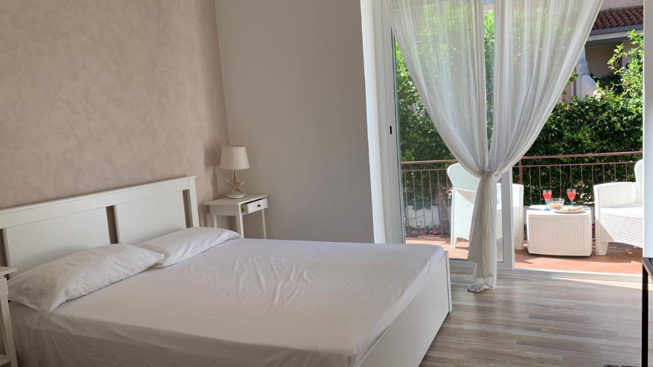 Villa Giuseppina Terracina Exterior photo